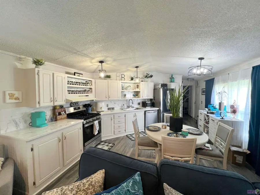 11710 Parkland Dr, Port Allen, LA 70767 - Image #2