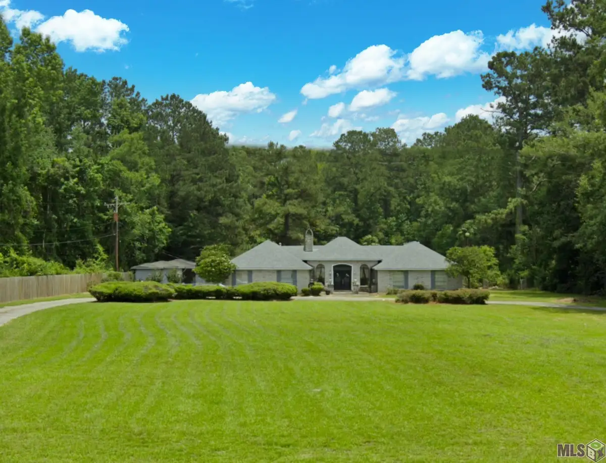 1024 Hatchell Ln, Denham Springs, LA 70726 - Image #1