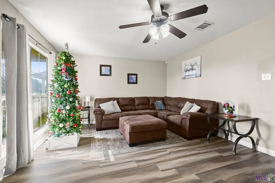 26002 Burlwood Ave, Denham Springs, LA 70726 - Image #3