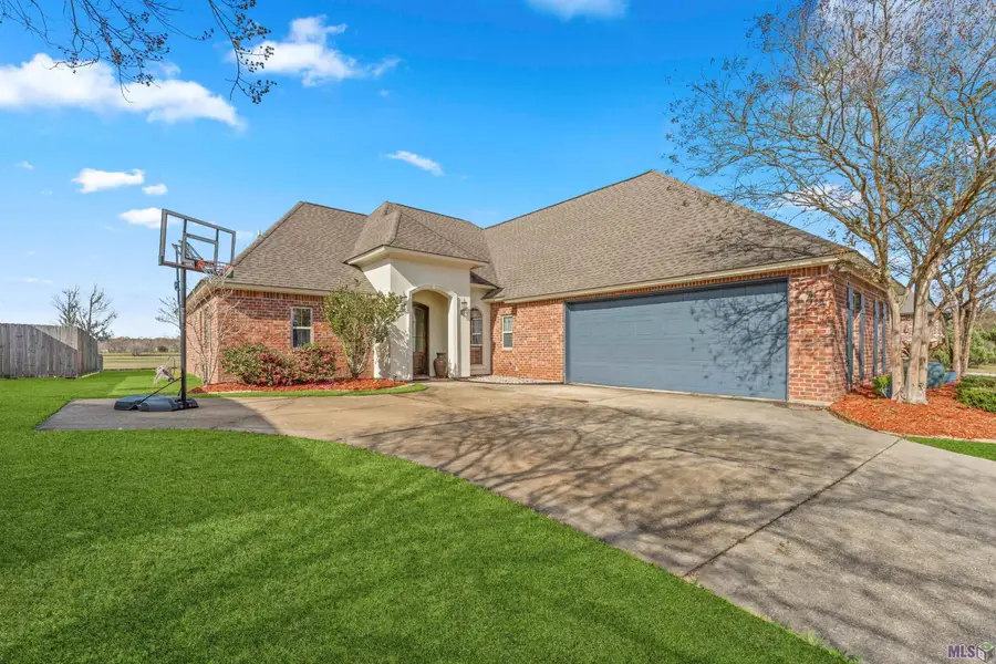 6569 Lakeridge Dr, Zachary, LA 70791 - Image #2