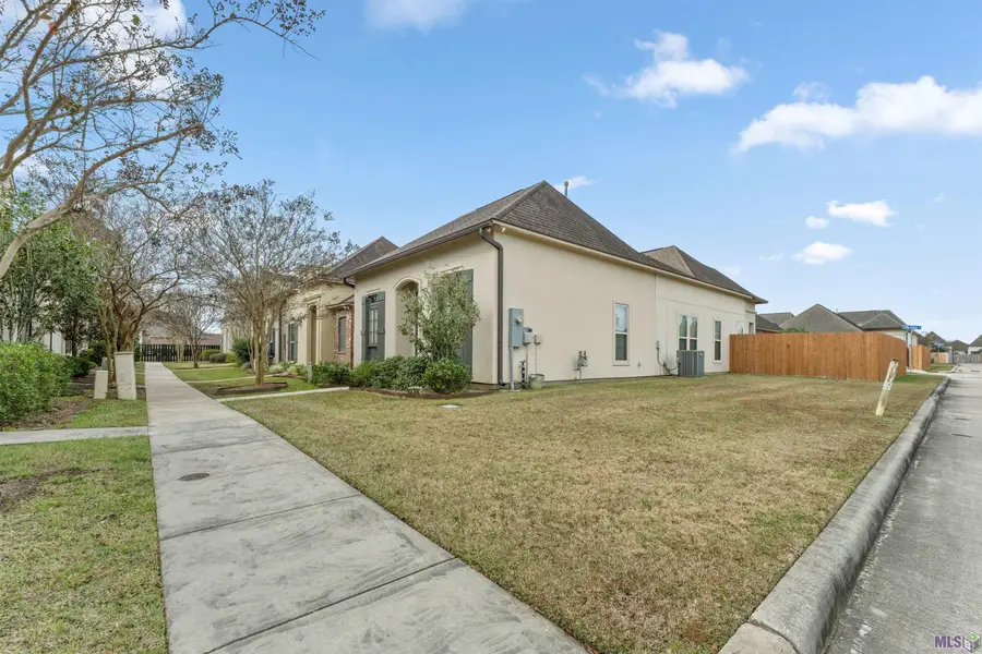 14406 Villa Carre Dr, Baton Rouge, LA 70810 - Image #3