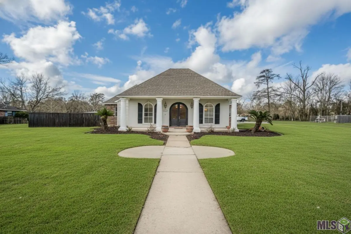 818 Bohne Rd, Port Allen, LA 70767 - Image #1