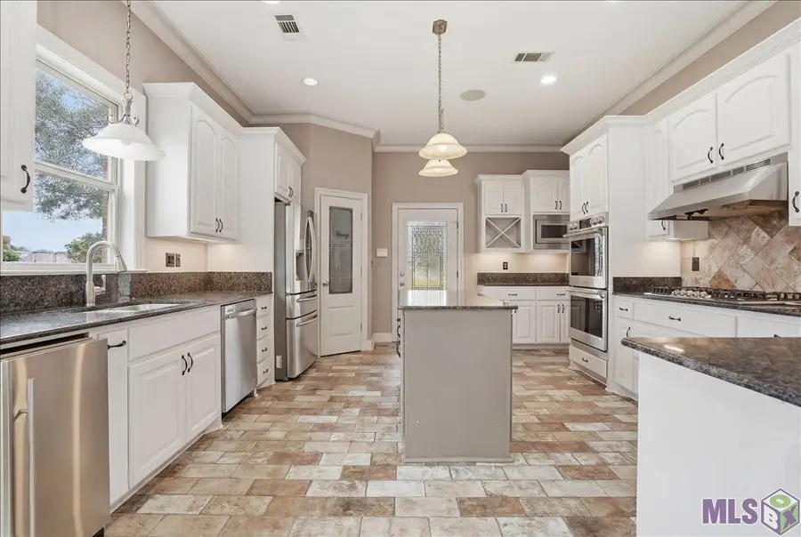 16372 Joe Sevario Rd, Prairieville, LA 70769 - #2