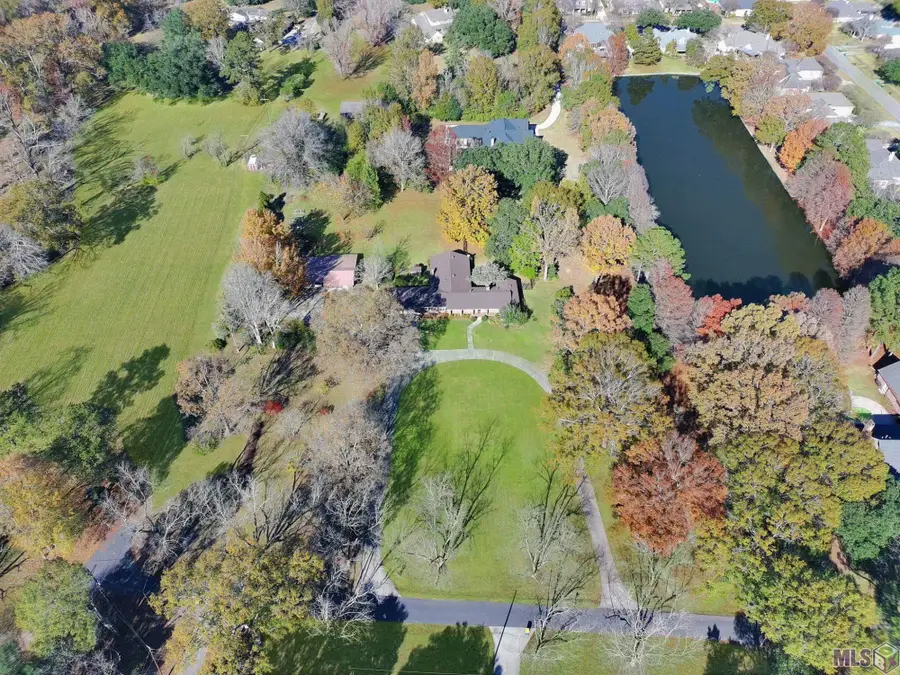 1433 Lakewood Dr, Zachary, LA 70791 - #2