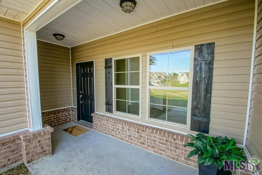 13042 Vermilion Dr, Denham Springs, LA 70726 - #3