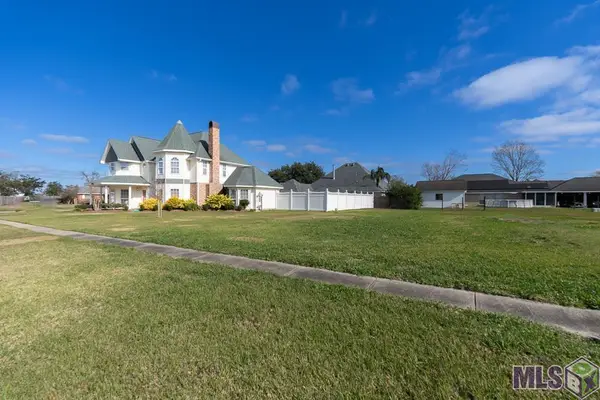 1784 Bay Tree St, Lutcher, LA 70071