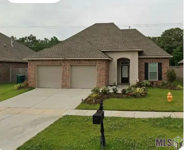 1353 Cedar Trail Ave, Zachary, LA 70791