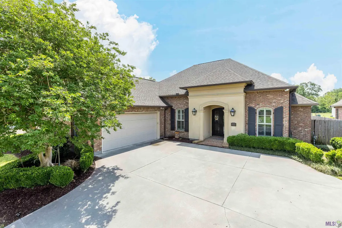14472 Oak Path Dr, Prairieville, LA 70769 - Image #1