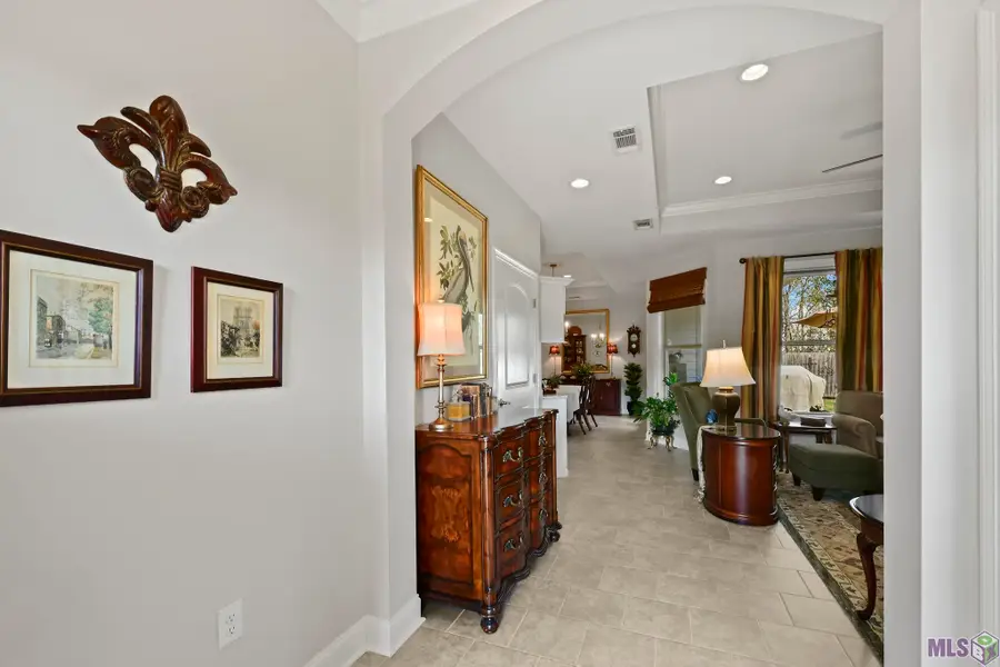 7111 Village Charmant #11, Baton Rouge, LA 70809 - #2