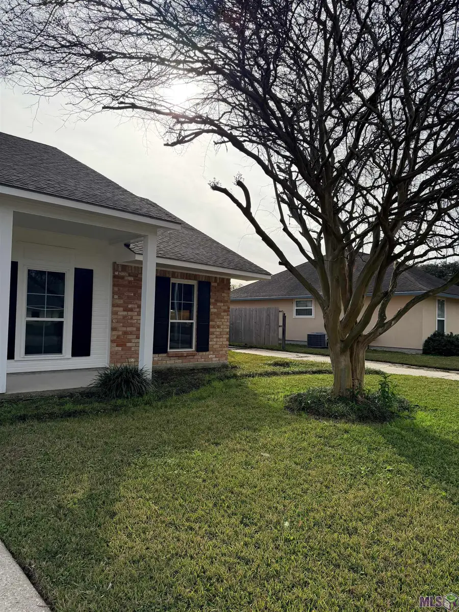 15814 Woodwick Ave, Baton Rouge, LA 70816 - Image #2
