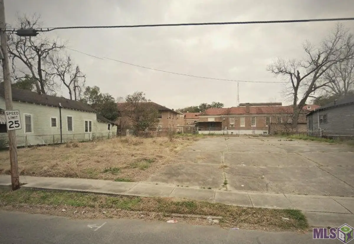 558 Eddie Robinson Sr Drive, Baton Rouge, LA 70802 - Image #1