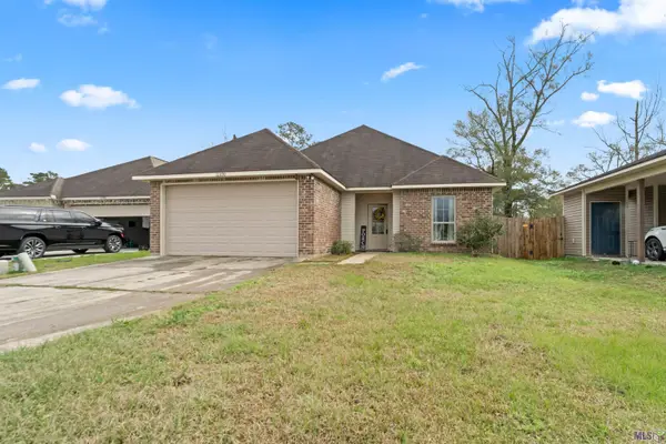 32490 Lake Pointe Blvd, Denham Springs, LA 70726