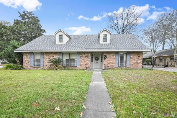 1090 Colonial Dr, Baton Rouge, LA 70806