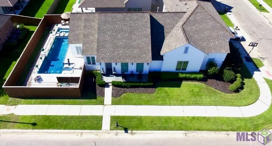 18417 Vis-a-vis Ave, Baton Rouge, LA 70817 - Image #2