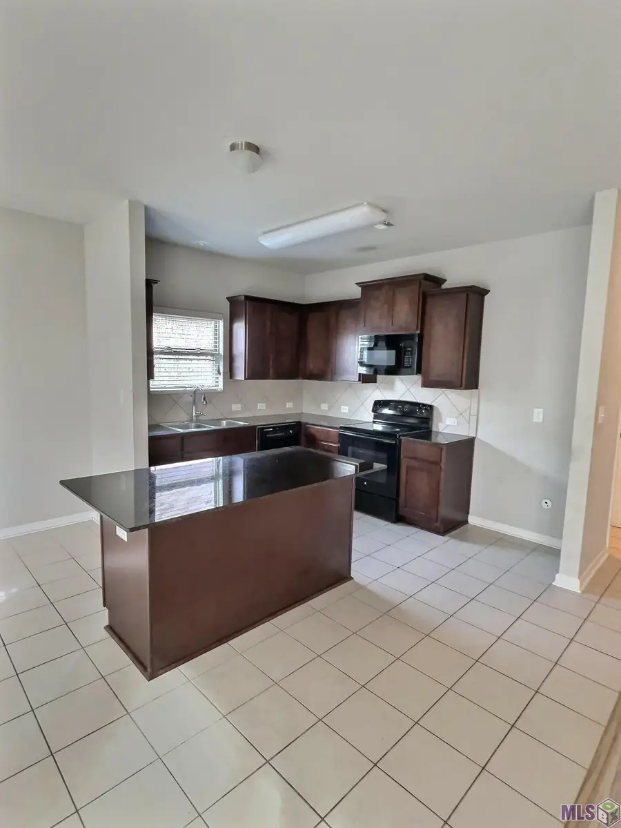 13228 Hazelwood Dr, Denham Springs, LA 70726 - Image #3