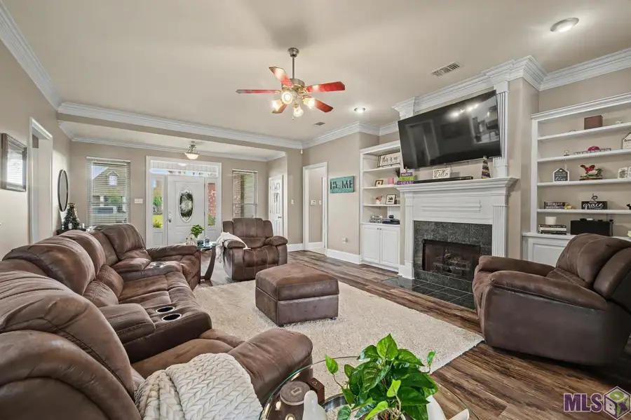 26177 Whispering Pines Ave, Denham Springs, LA 70726 - Image #3