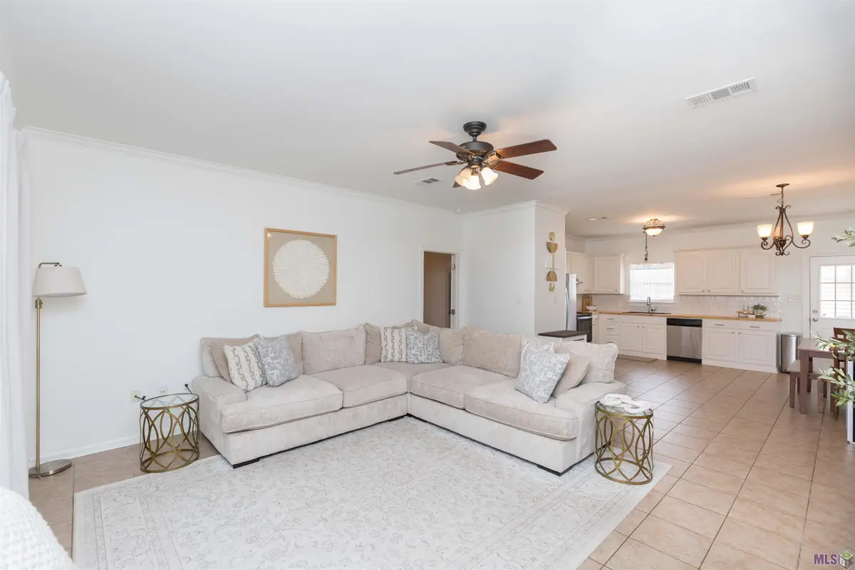 33827 Perkins Crossing Rd, Walker, LA 70785 - Image #1