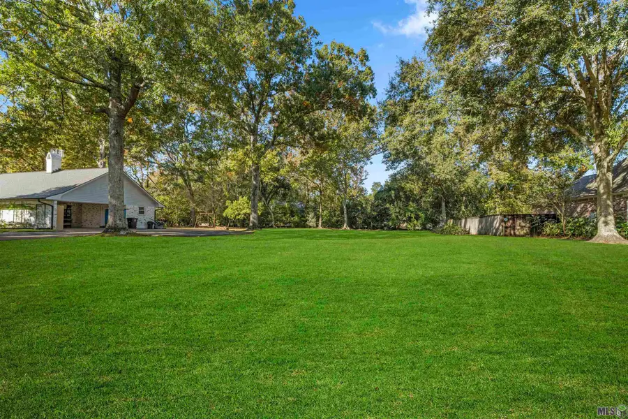 859 Maxine Dr, Baton Rouge, LA 70808 - Image #2