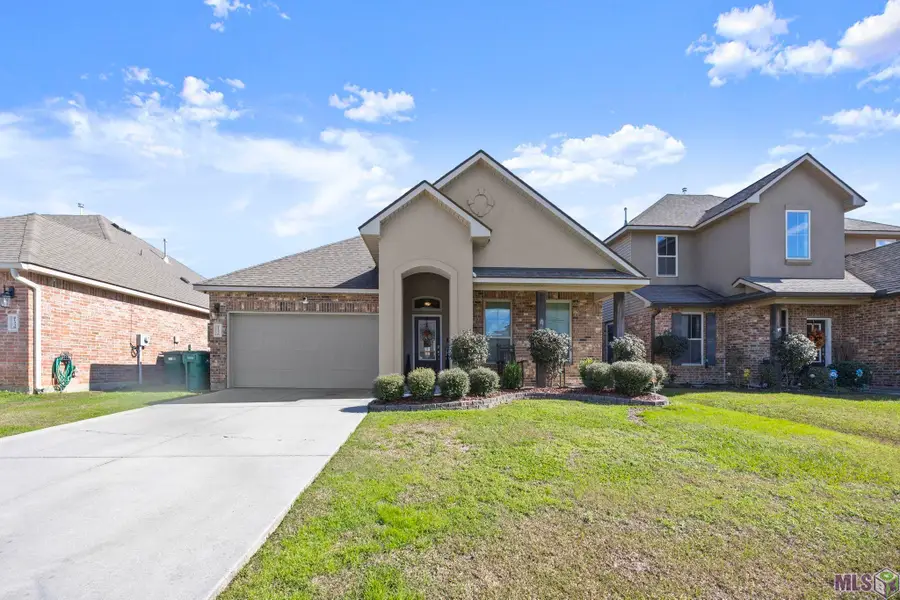 21326 Hayfield Dr, Zachary, LA 70791 - Image #2