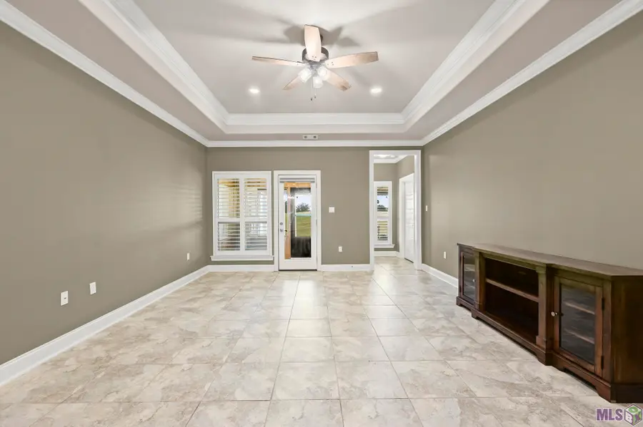 5379 Courtyard Dr, Gonzales, LA 70737 - #3