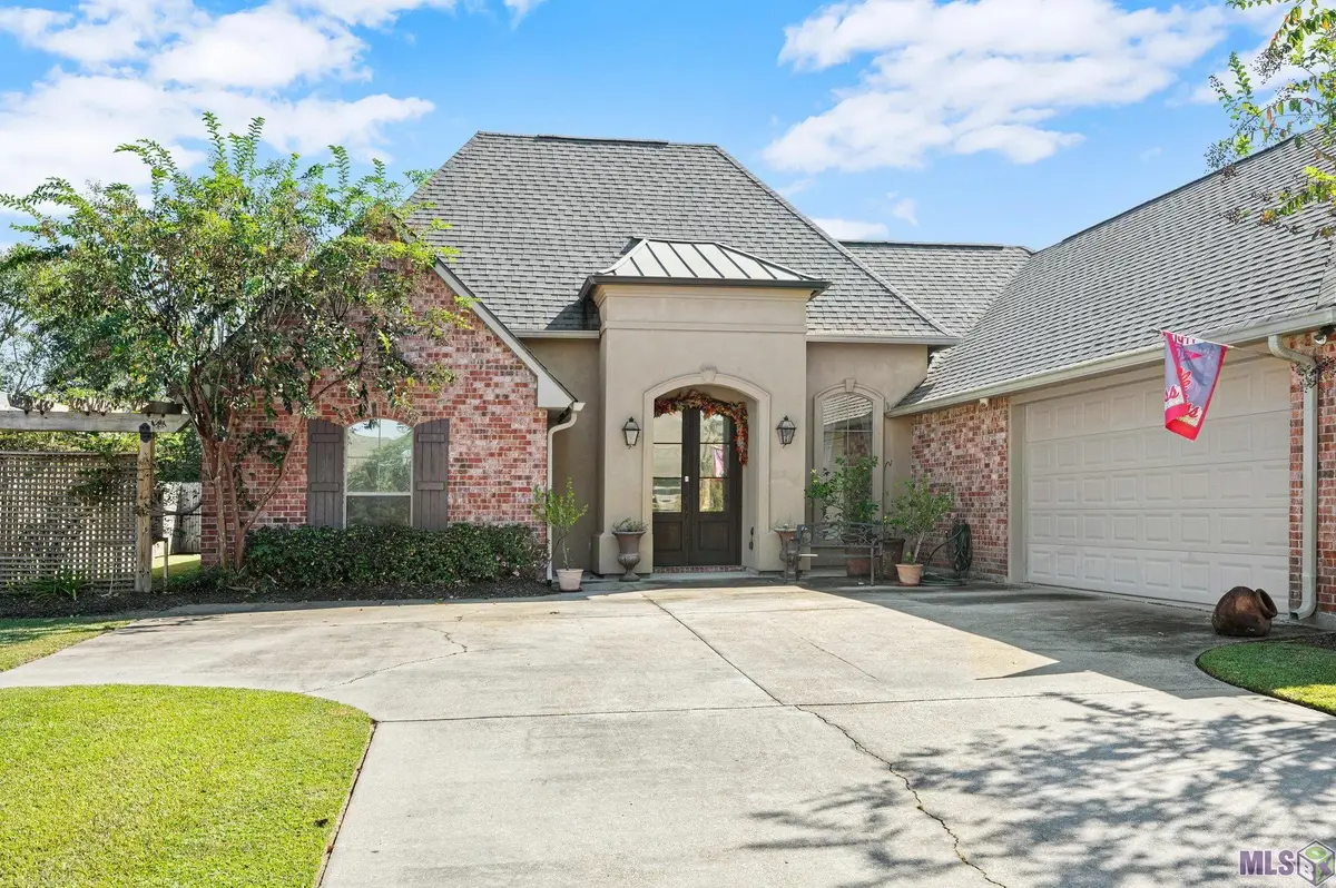 19886 Stone Hill Dr, Denham Springs, LA 70726 - Image #1
