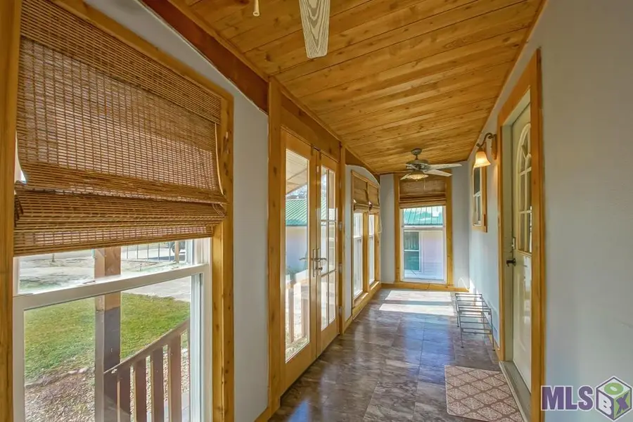 751 Lakeview Dr, Denham Springs, LA 70726 - Image #3