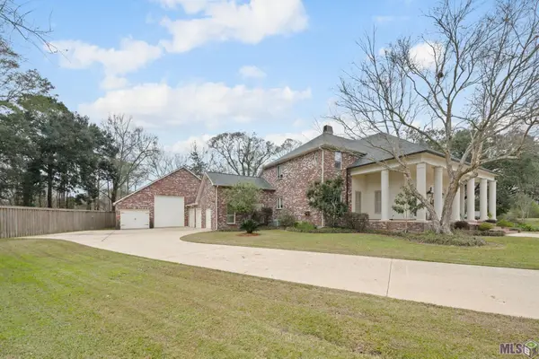 6895 Hunters Way Dr, Denham Springs, LA 70726