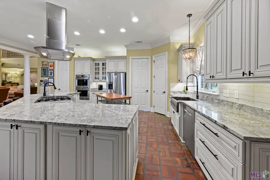 6895 Hunters Way Dr, Denham Springs, LA 70726 - Image #3