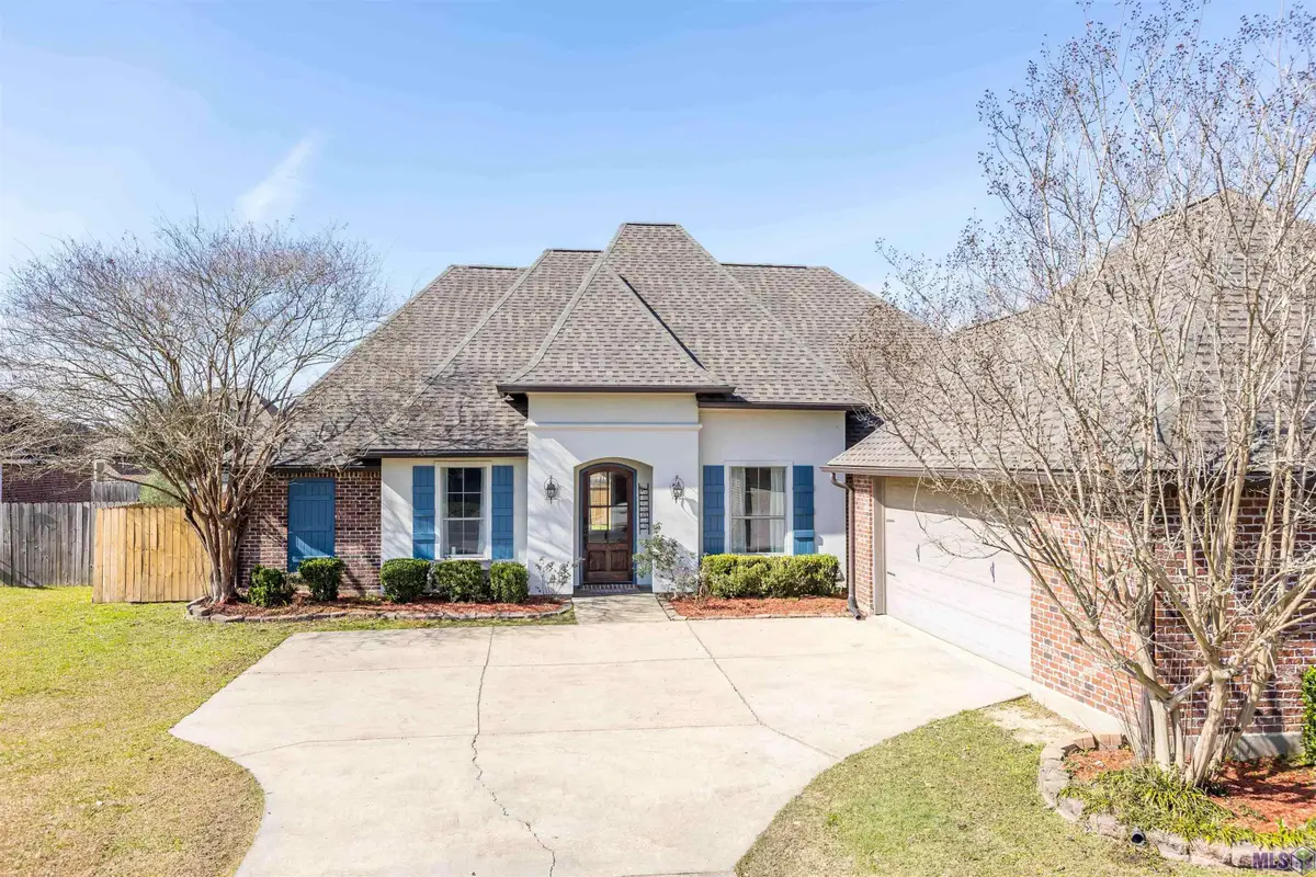 7335 Oakview Dr, Zachary, LA 70791 - Image #1