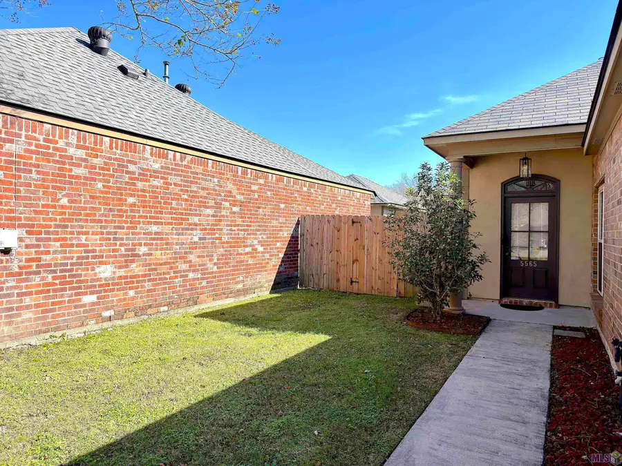 5565 Ducros Dr, Baton Rouge, LA 70820 - #2