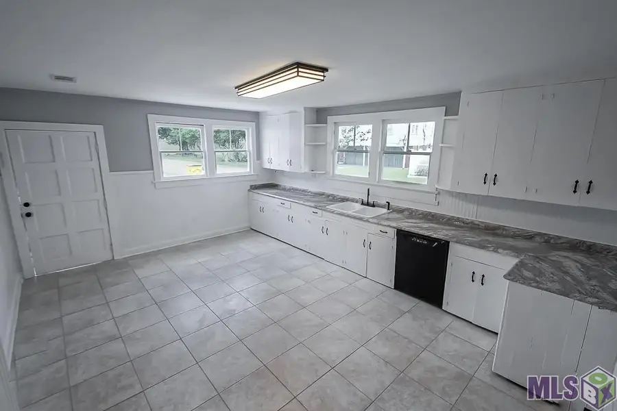 58030 Labauve Ave, Plaquemine, LA 70764 - Image #2