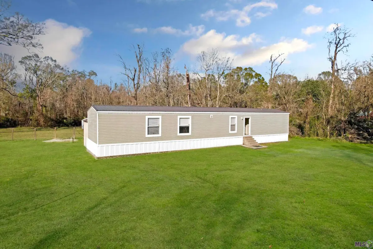 42320 Denver Hurst Rd, Gonzales, LA 70737 - Image #1