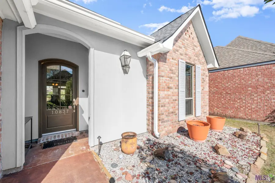 10837 Woodleaf Ave, Baton Rouge, LA 70816 - #2