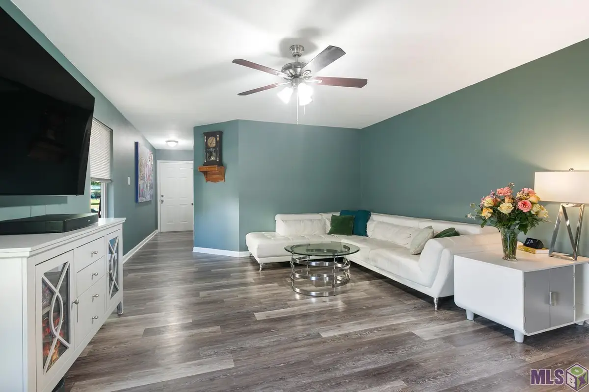 26197 Bobby Gill Rd, Denham Springs, LA 70726 - #1