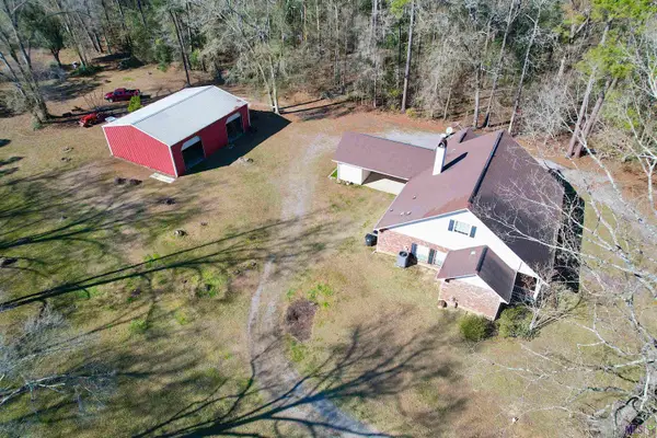 15855 Four Oaks Dr, Pride, LA 70770