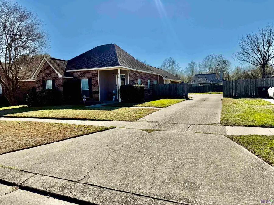 9456 Crandon Dr, Baton Rouge, LA 70810 - Image #2