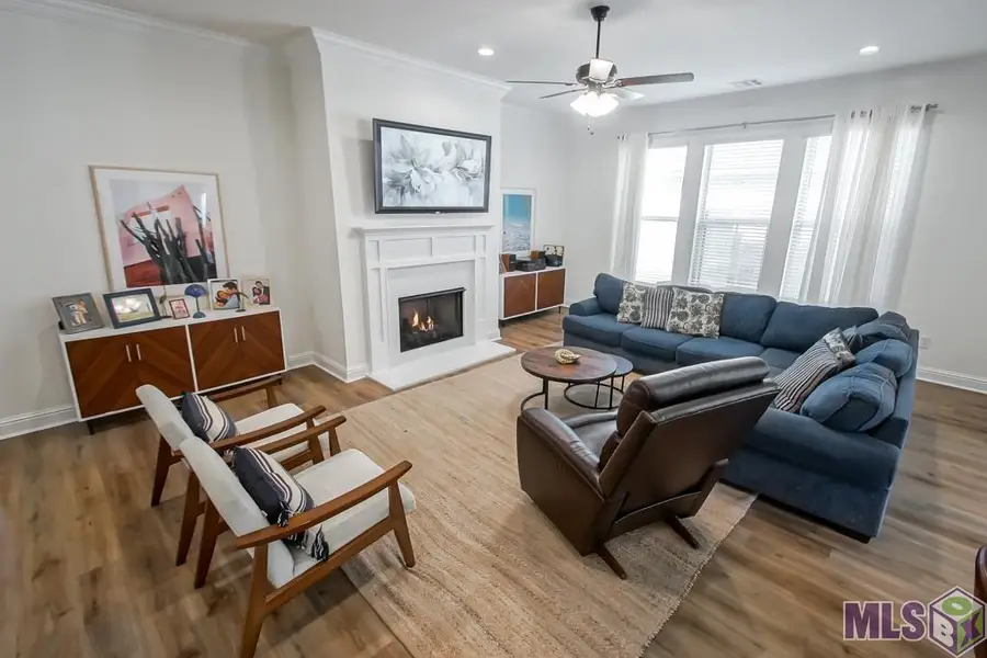 8922 Dalwood Dr, Denham Springs, LA 70726 - #3