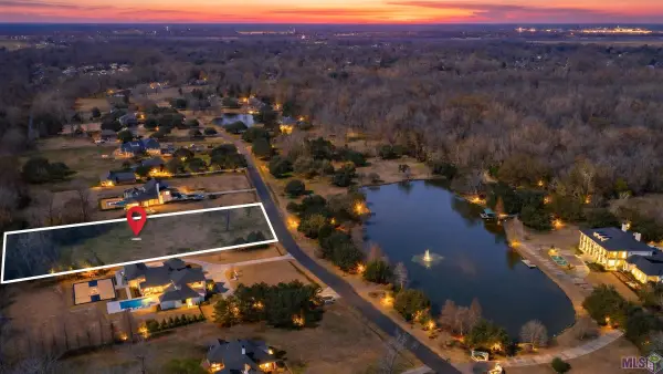 2433 Laurel Lakes Ave, Baton Rouge, LA 70820