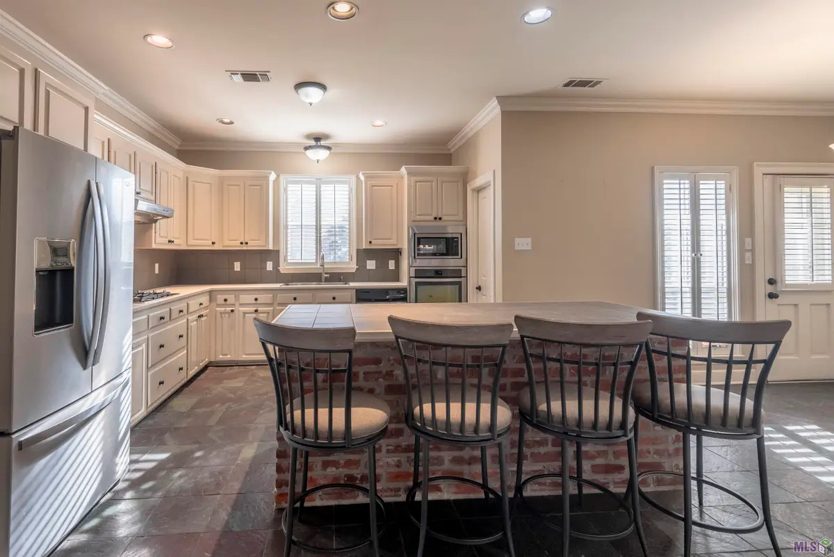 1223 E Stanwick Pl, Oak Hills Place, LA 70810 - #1