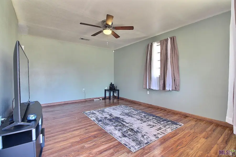 34955 Gravesbriar Dr, Denham Springs, LA 70706 - #2