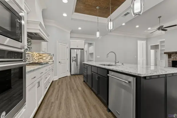 37384 Cypress Hollow Ave, Prairieville, LA 70769