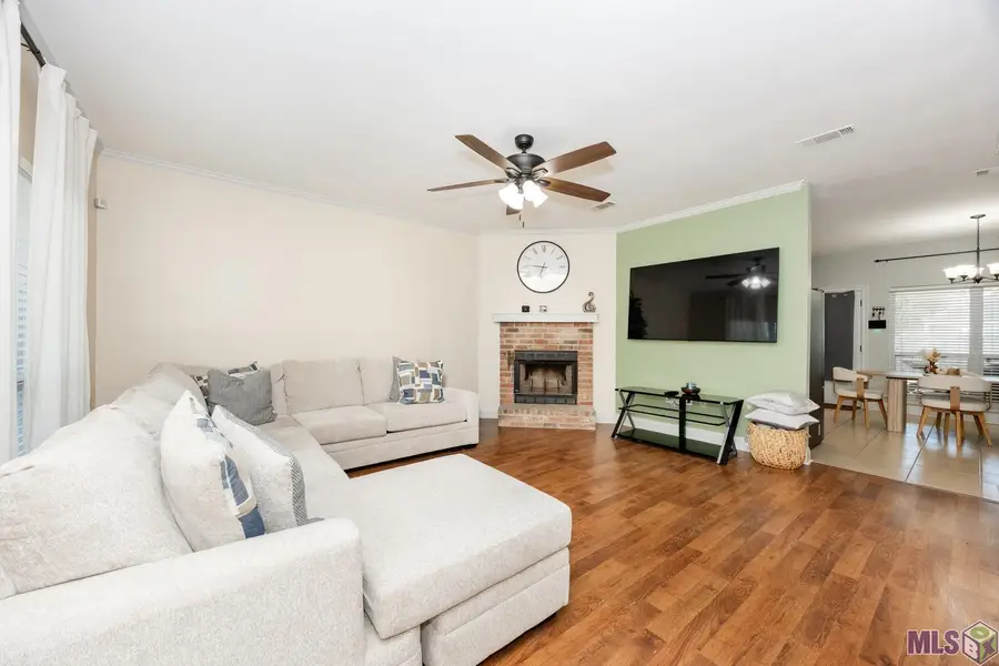 732 Elk Lake Dr, Baton Rouge, LA 70816 - Image #2