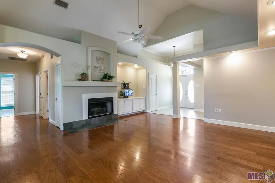 7967 Tara Dr, Denham Springs, LA 70726 - #3