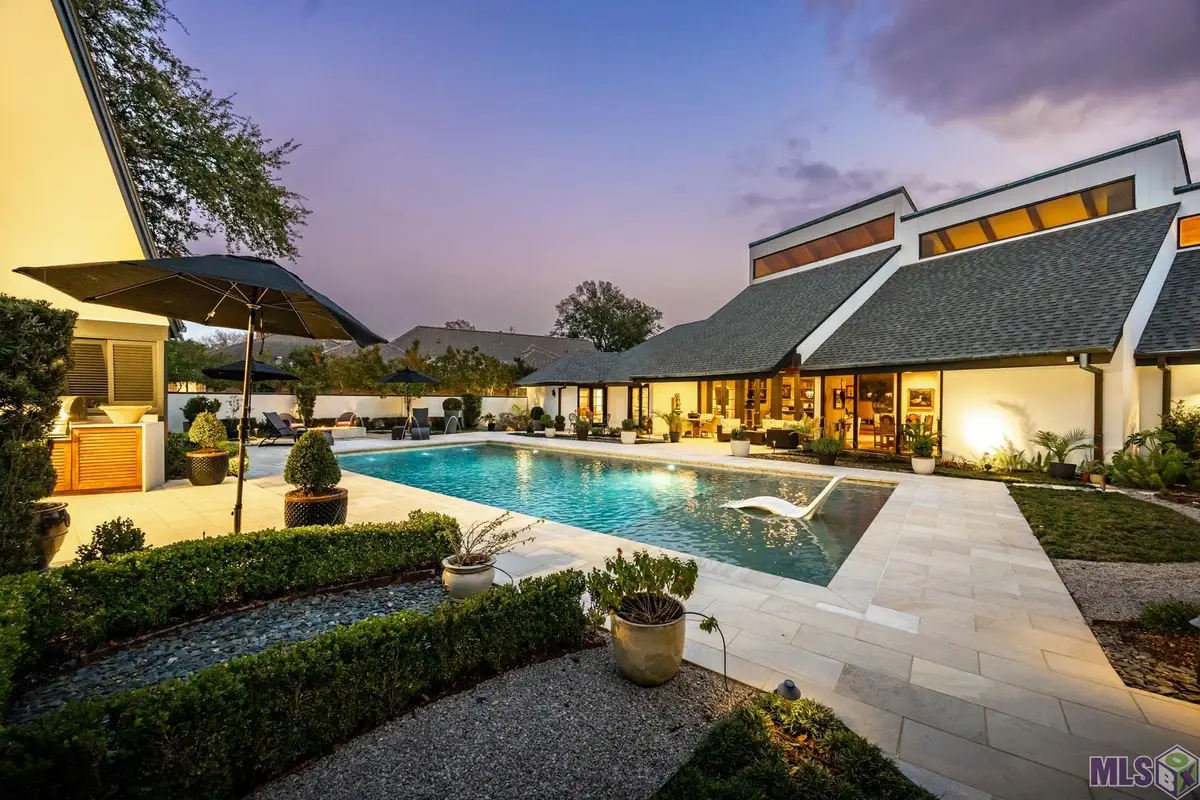 8742 W Fairway Dr, Baton Rouge, LA 70809 - #1