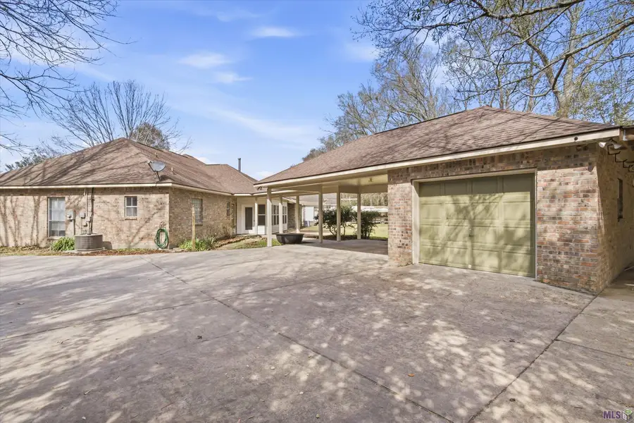 10375 Old Field Rd, Saint Francisville, LA 70775 - #3