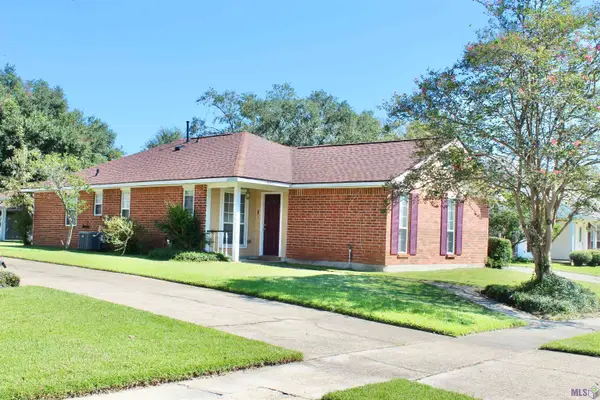 15337 Woodlore Dr, Baton Rouge, LA 70816