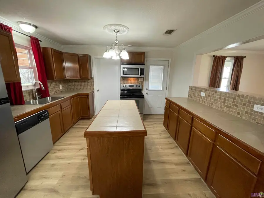 931 N Anita, Gonzales, LA 70737 - #3