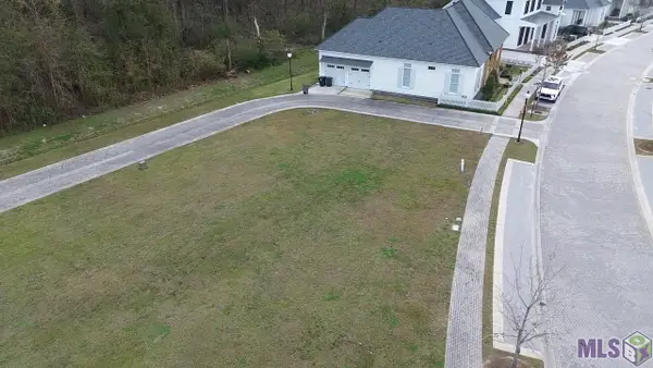 2836/2844 Pointe-marie Dr, Baton Rouge, LA 70820