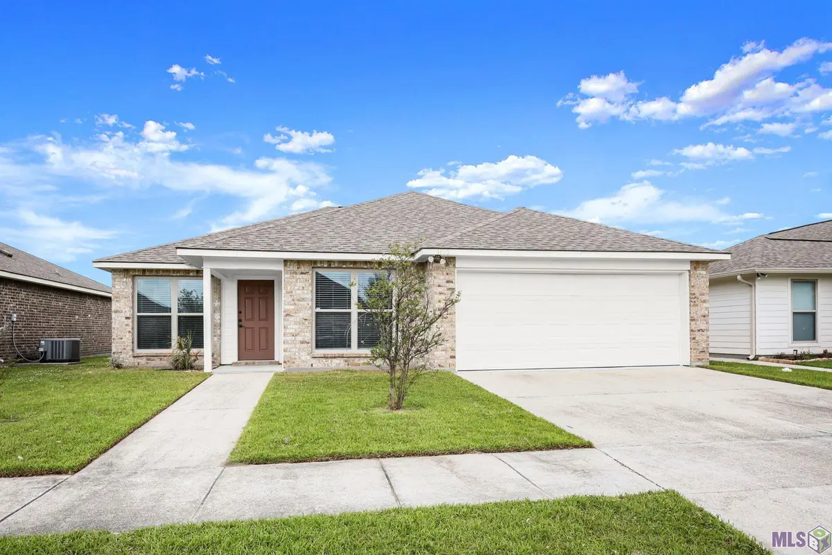 1482 Meadow Crossing Dr, Gonzales, LA 70737 - #1