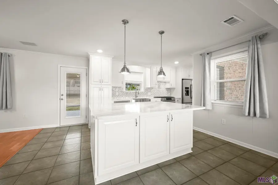 364 Wingate Dr, Baton Rouge, LA 70815 - #2